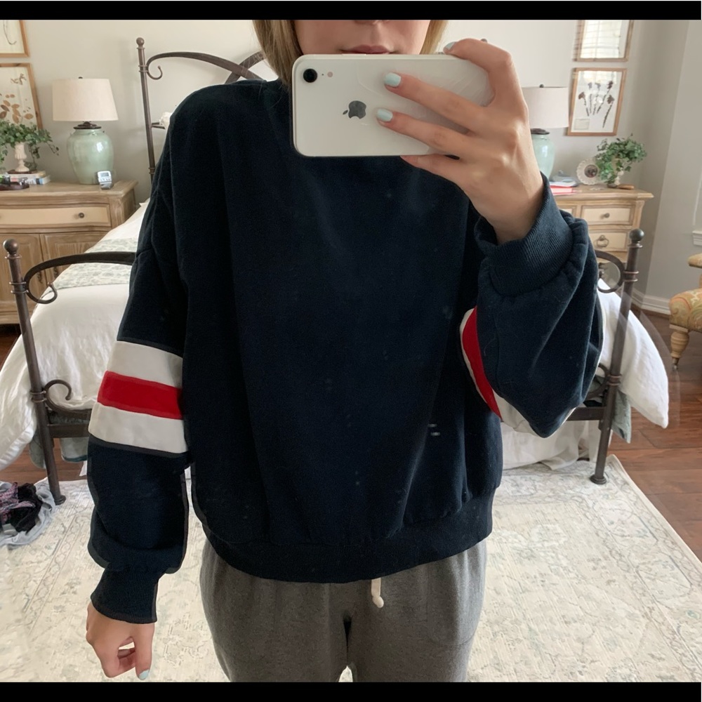 Sweatshirt